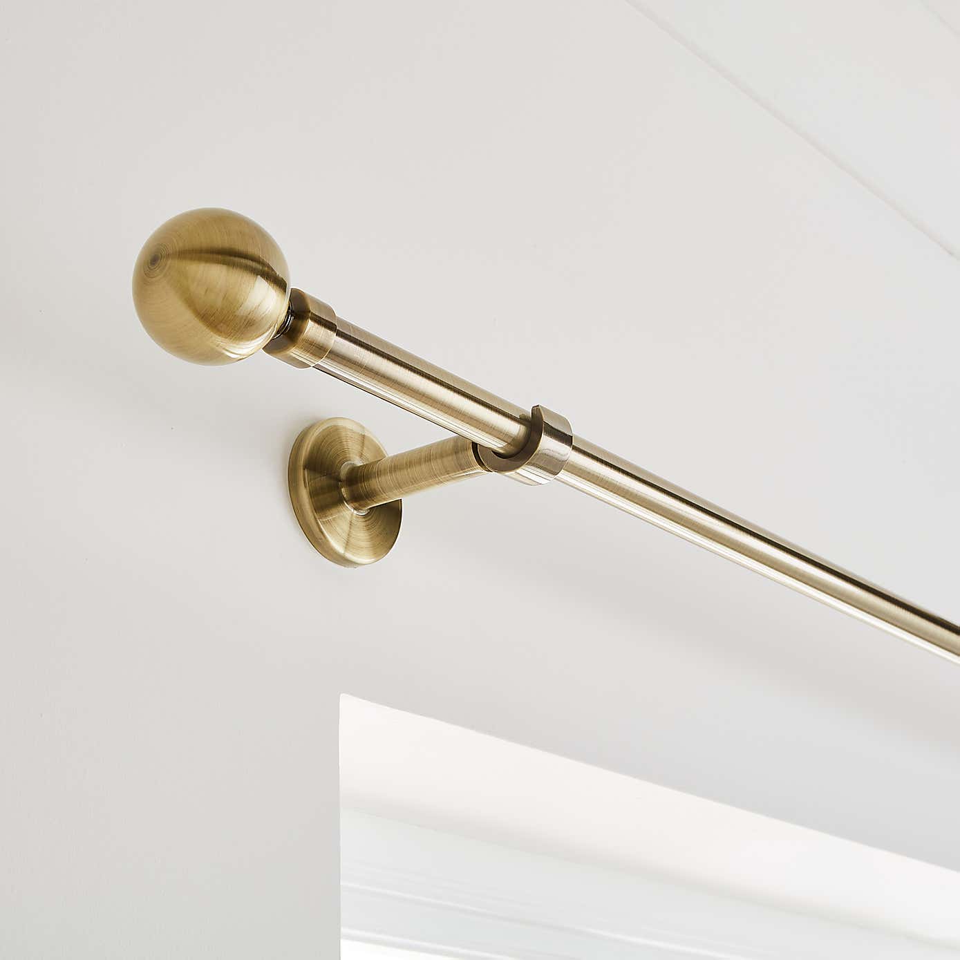 Ashton Metal Extendable Eyelet Curtain Pole