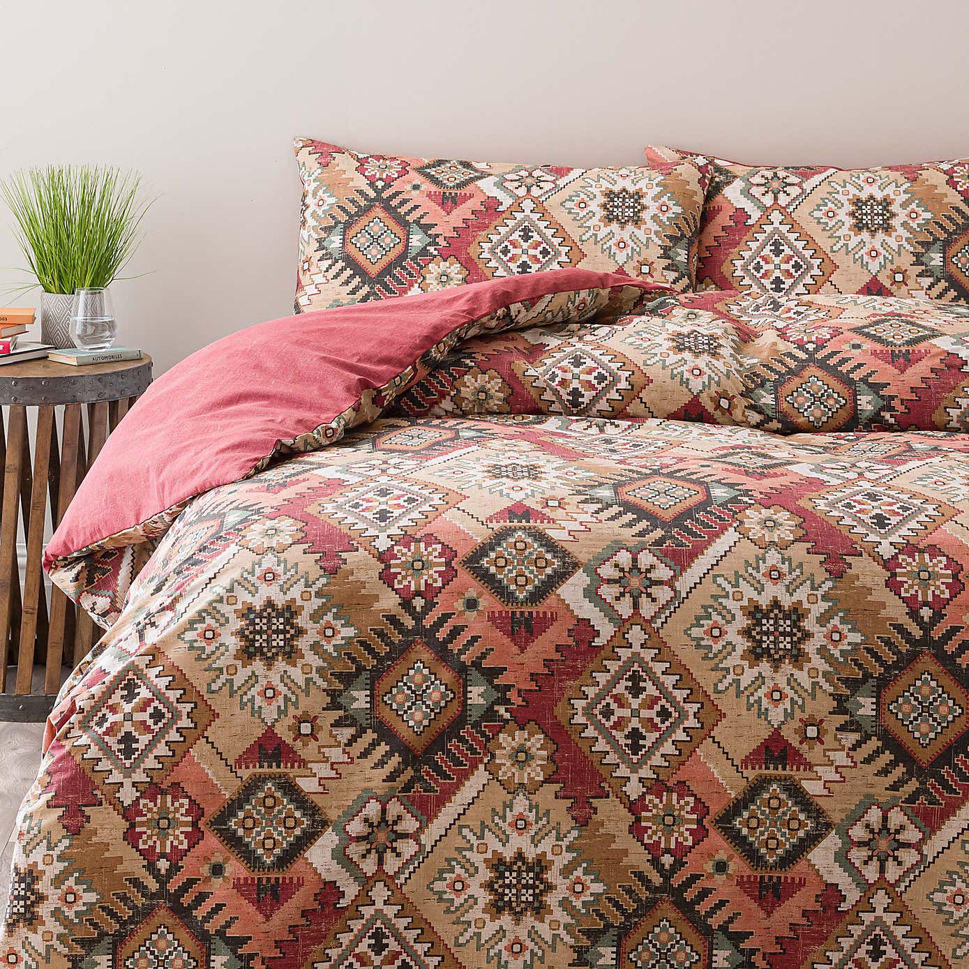 Hester Global Duvet Cover & Pillowcase Set