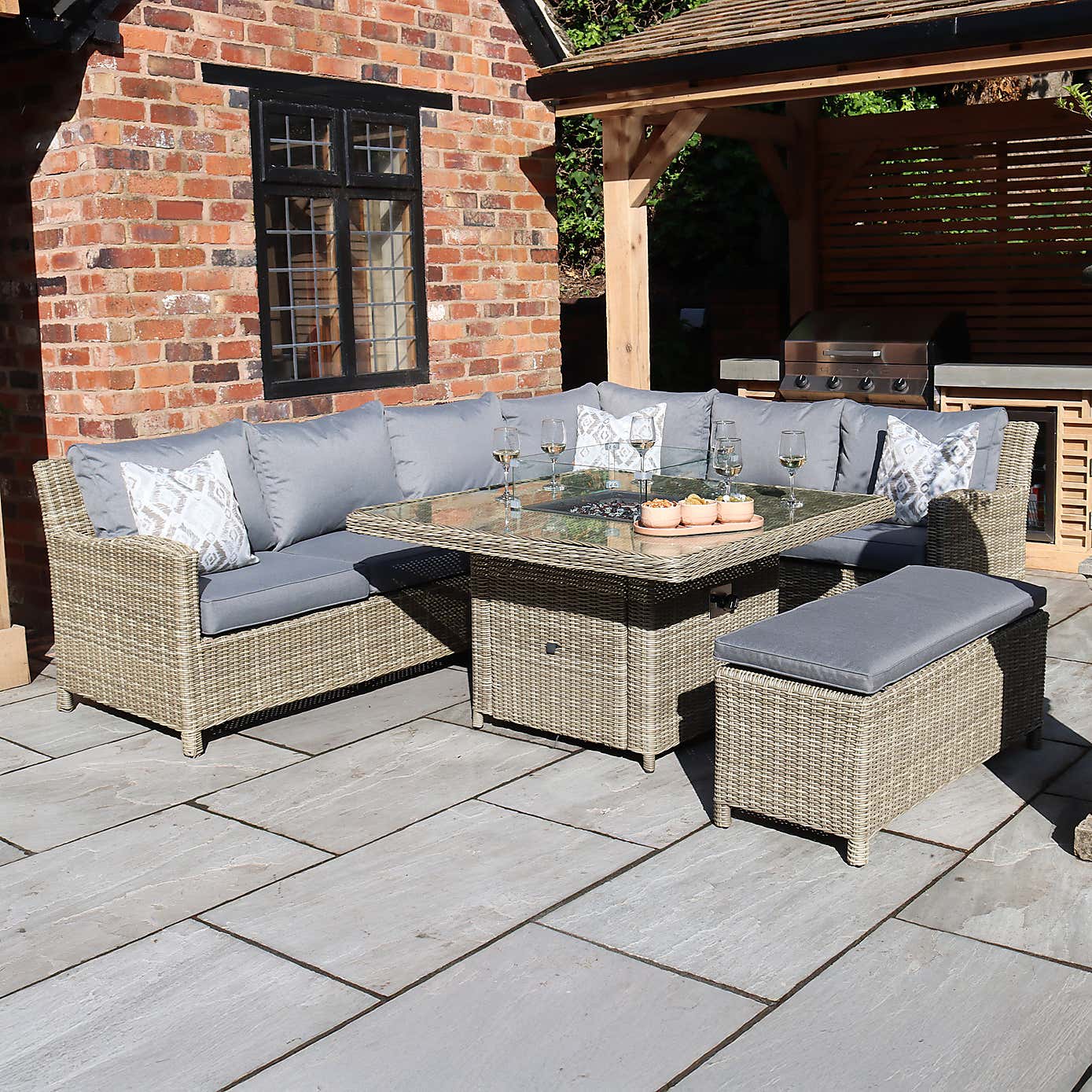 Wentworth 7 Piece Deluxe Modular Corner Lounge Set with Square Firepit