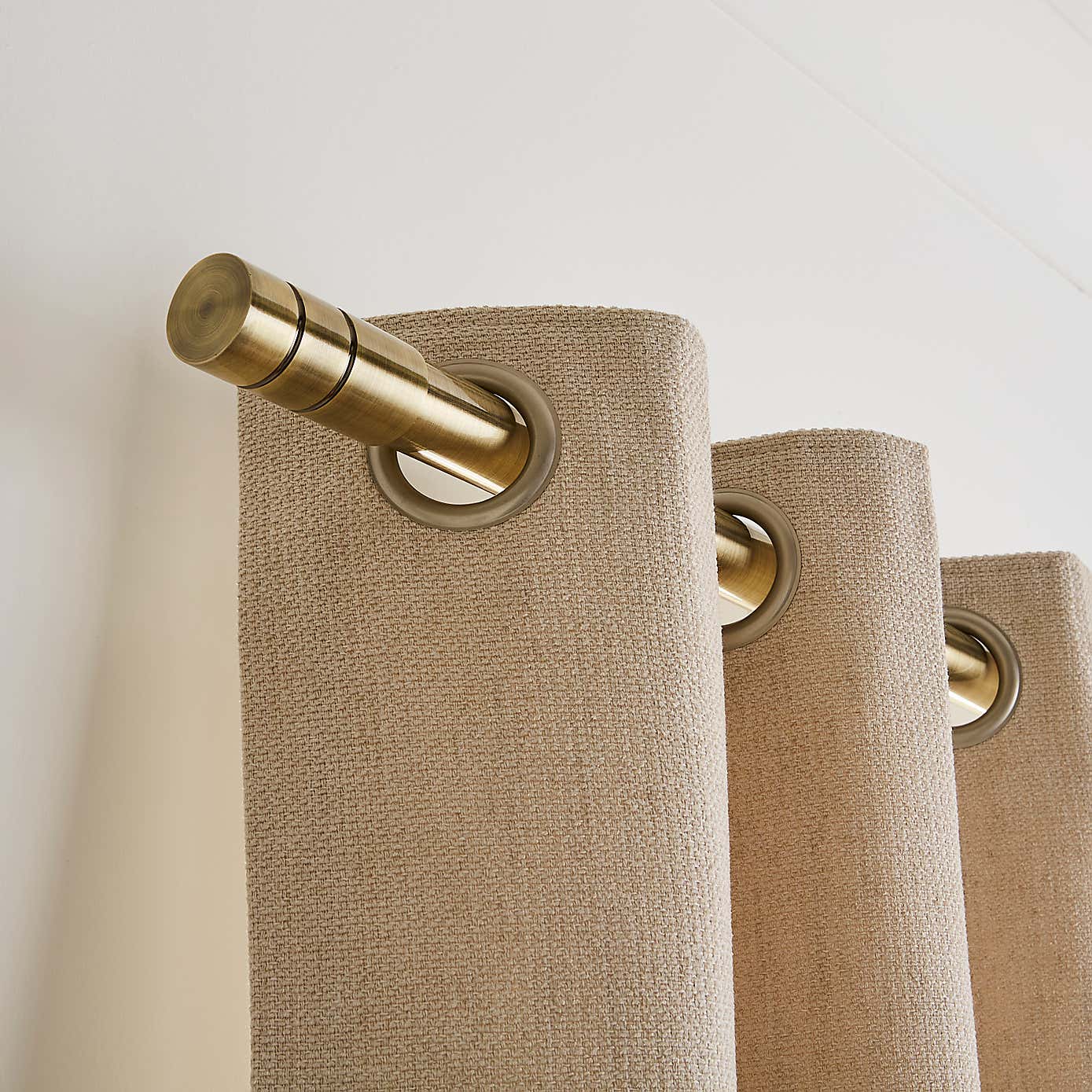 Cylinder Extendable Metal Eyelet Curtain Pole