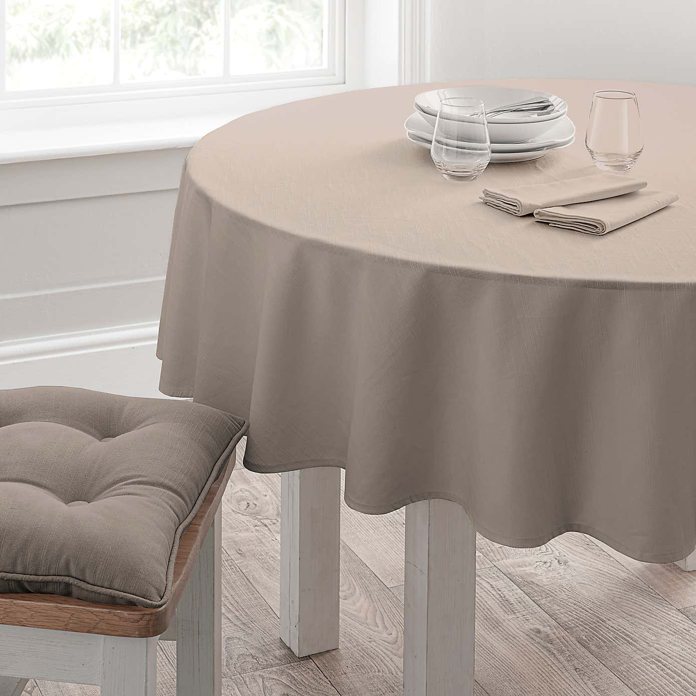 Isabelle Round Tablecloth