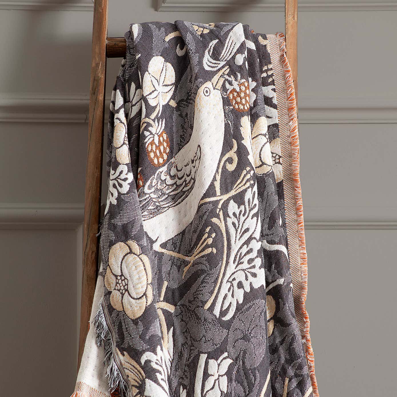 Morris & Co. Strawberry Thief Throw 130cm x 170cm