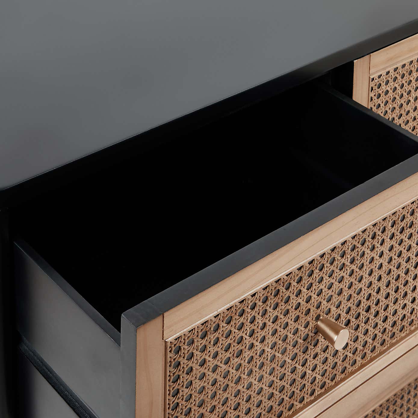 Franco 7 Drawer Chest