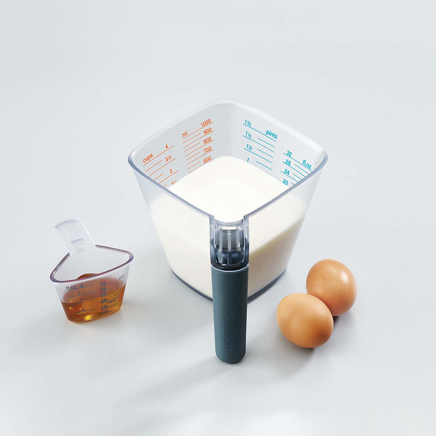 Joseph Joseph Align Set of 2 Measuring Jugs