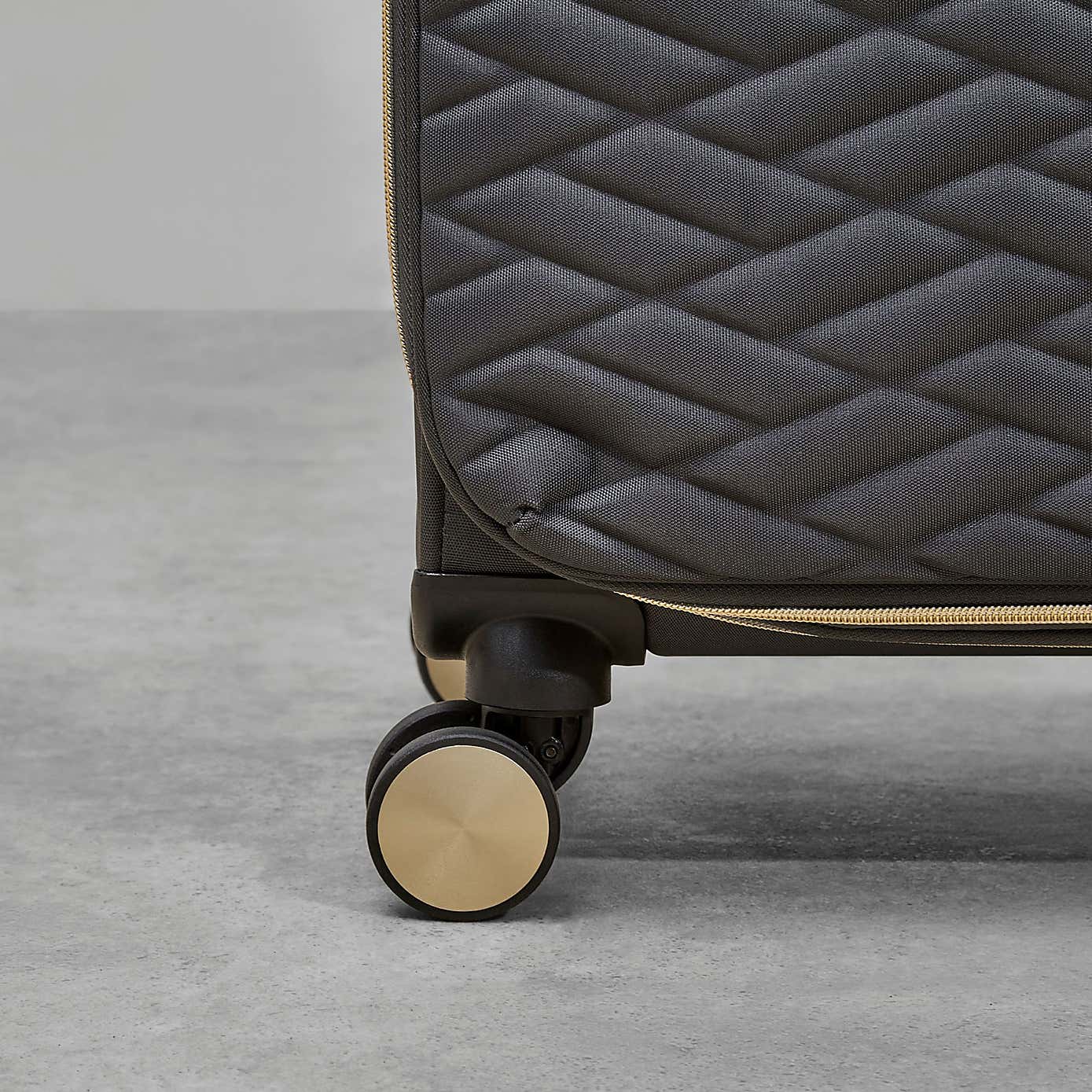 Rock Luggage Sloane Suitcase