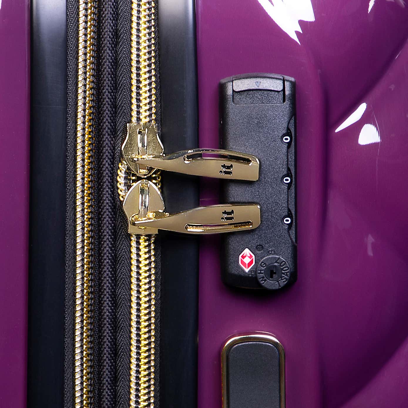 IT Luggage Set of 3 St Tropez Hard Shell Suitcases