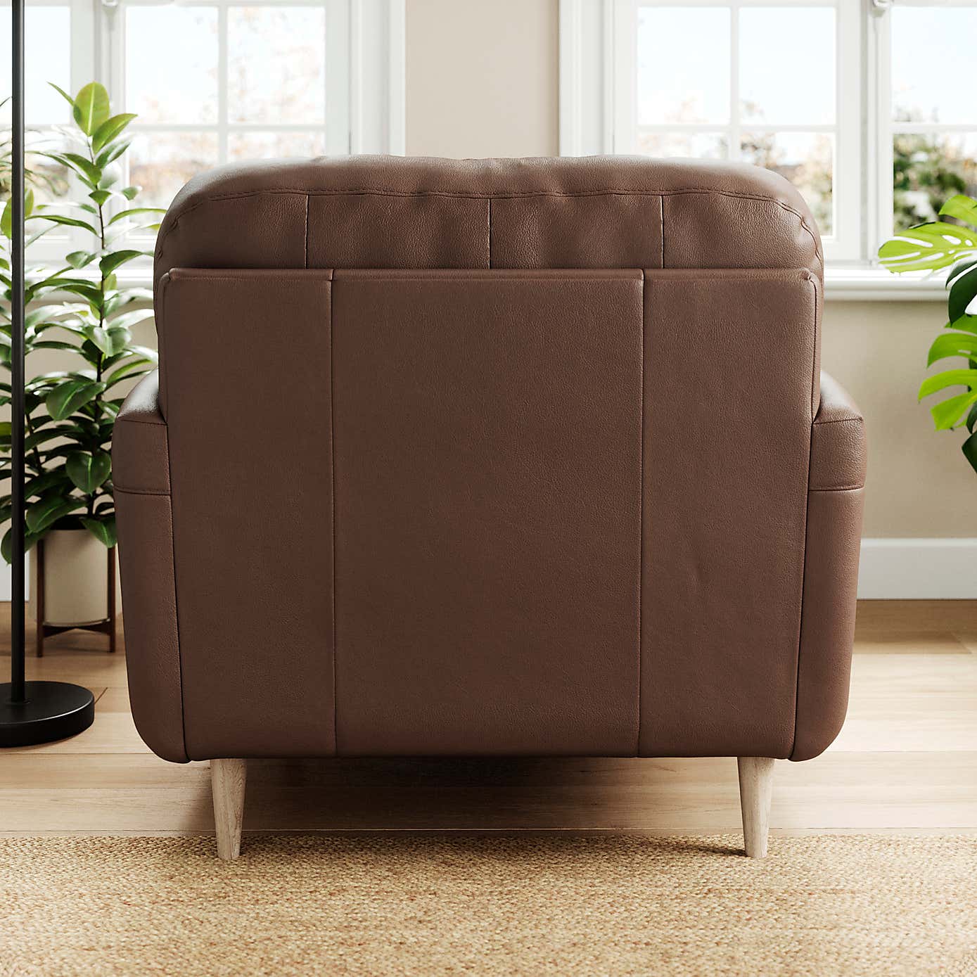 Sven Classic Leather Snuggle Chair