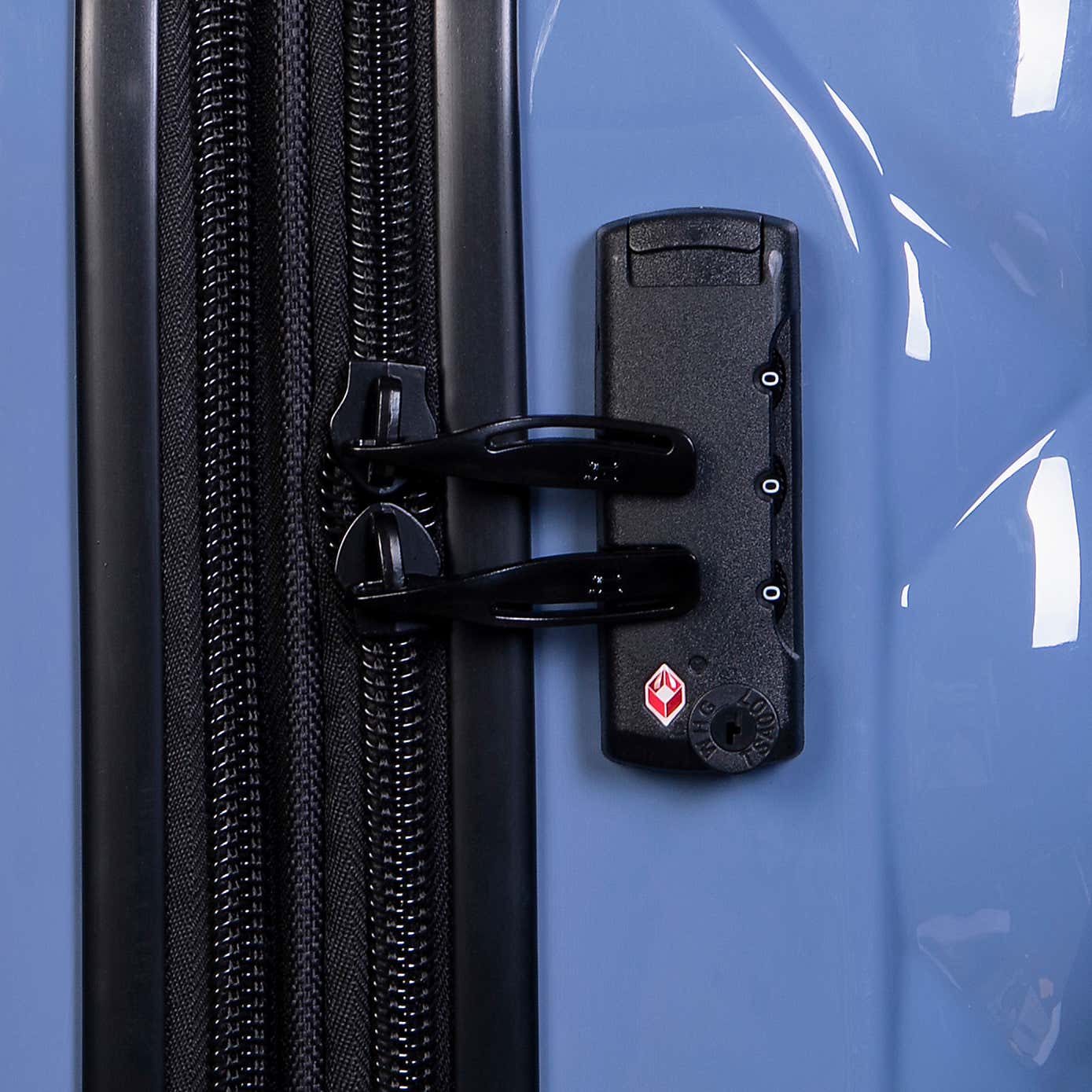 IT Luggage St Tropez Hard Shell Suitcase