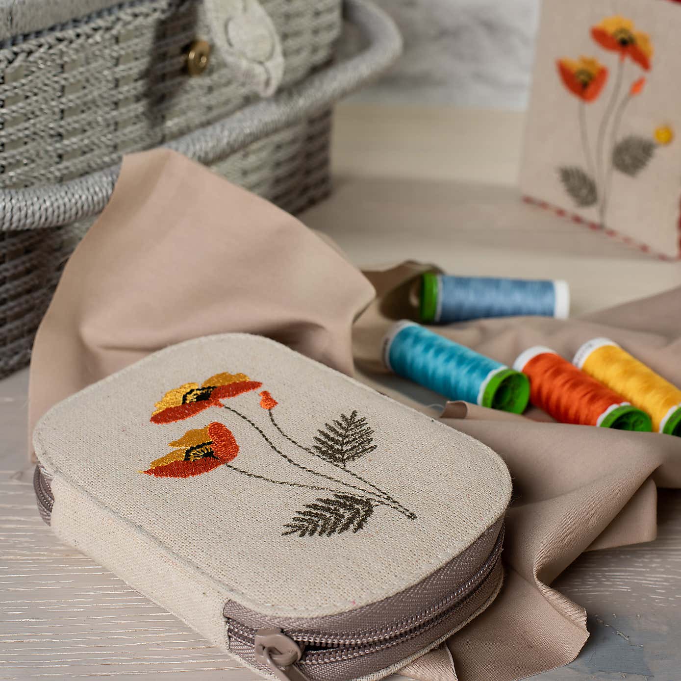 Hobby Gift Red Wildflowers Sewing Kit