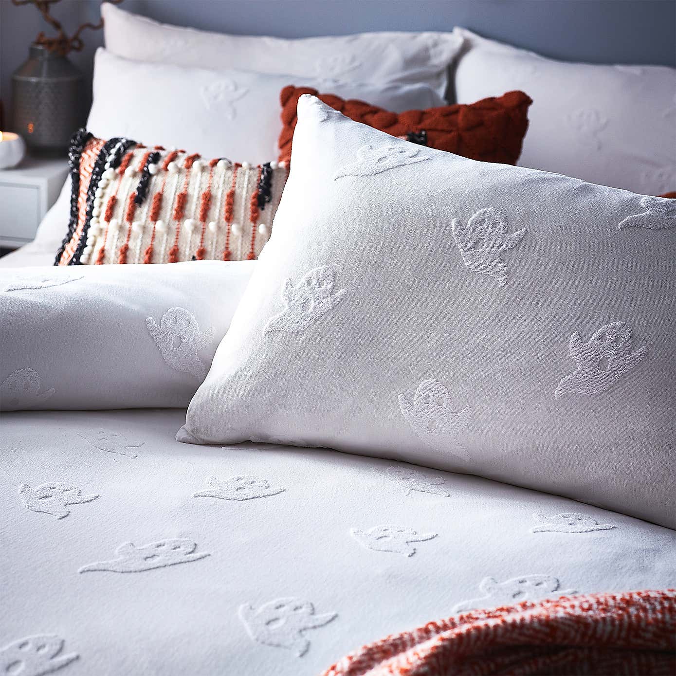 Ghost Tufted Duvet Cover and Pillowcase Set