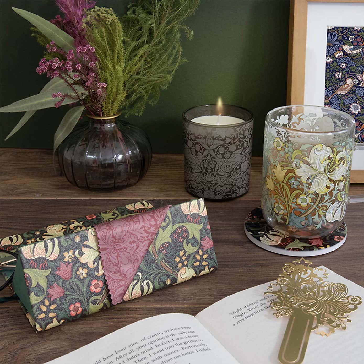 William Morris Golden Lily Foldable Glasses Case