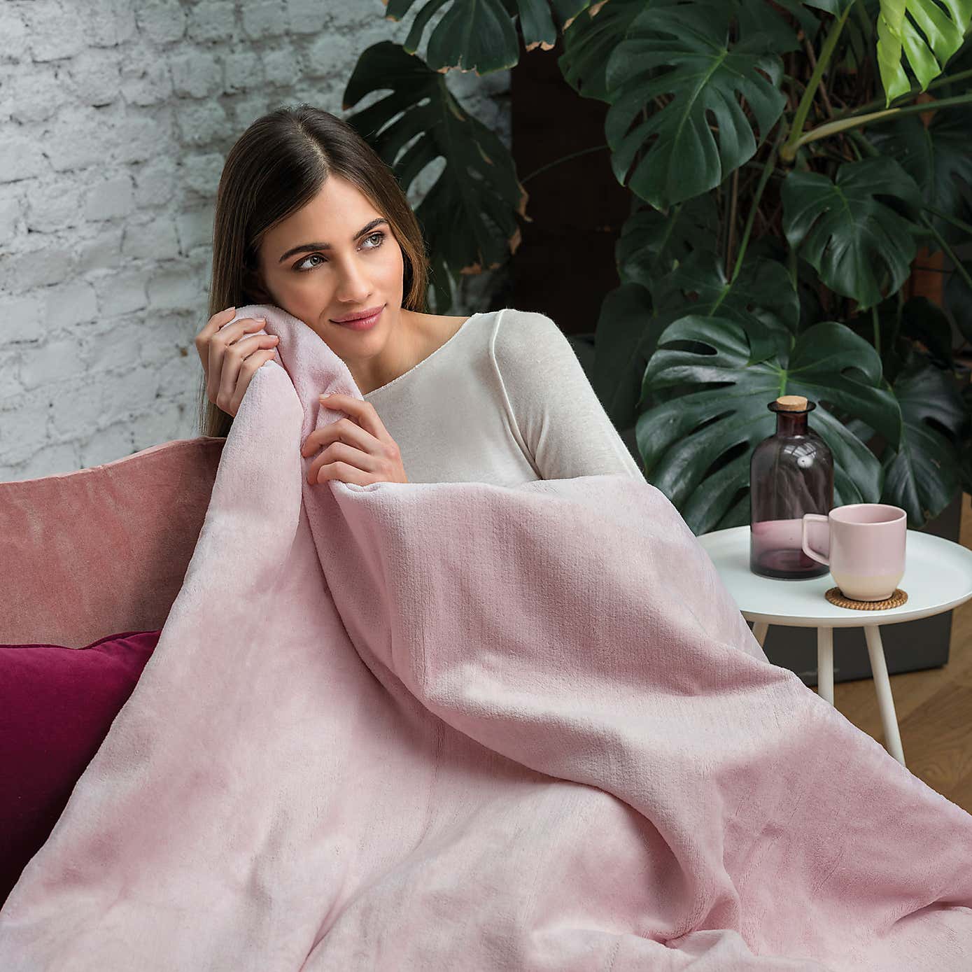 Dreamland IntelliHeat Throw