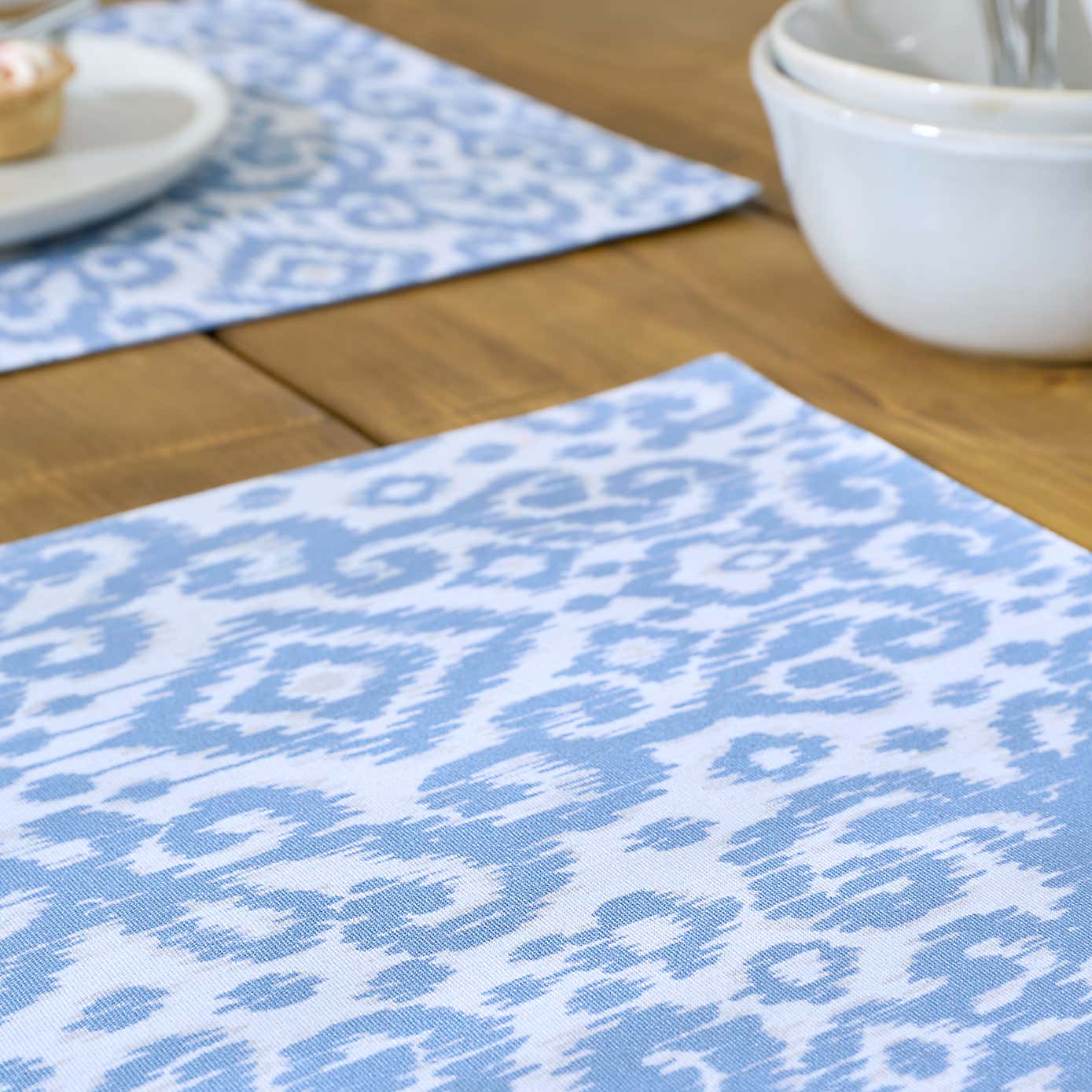 Set of 2 Light Blue Ikat Placemat
