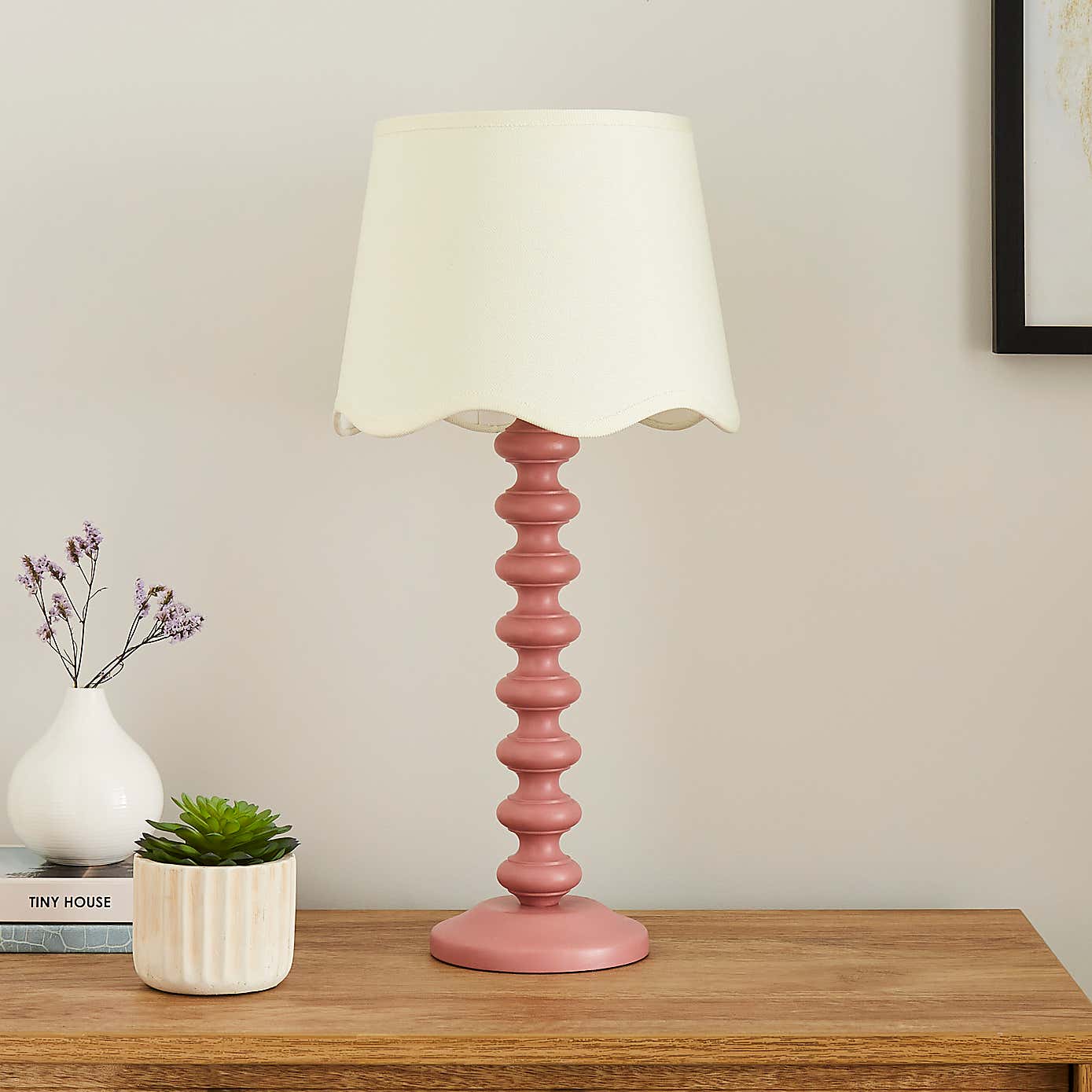 Scalloped Edge Linen Lamp Shade