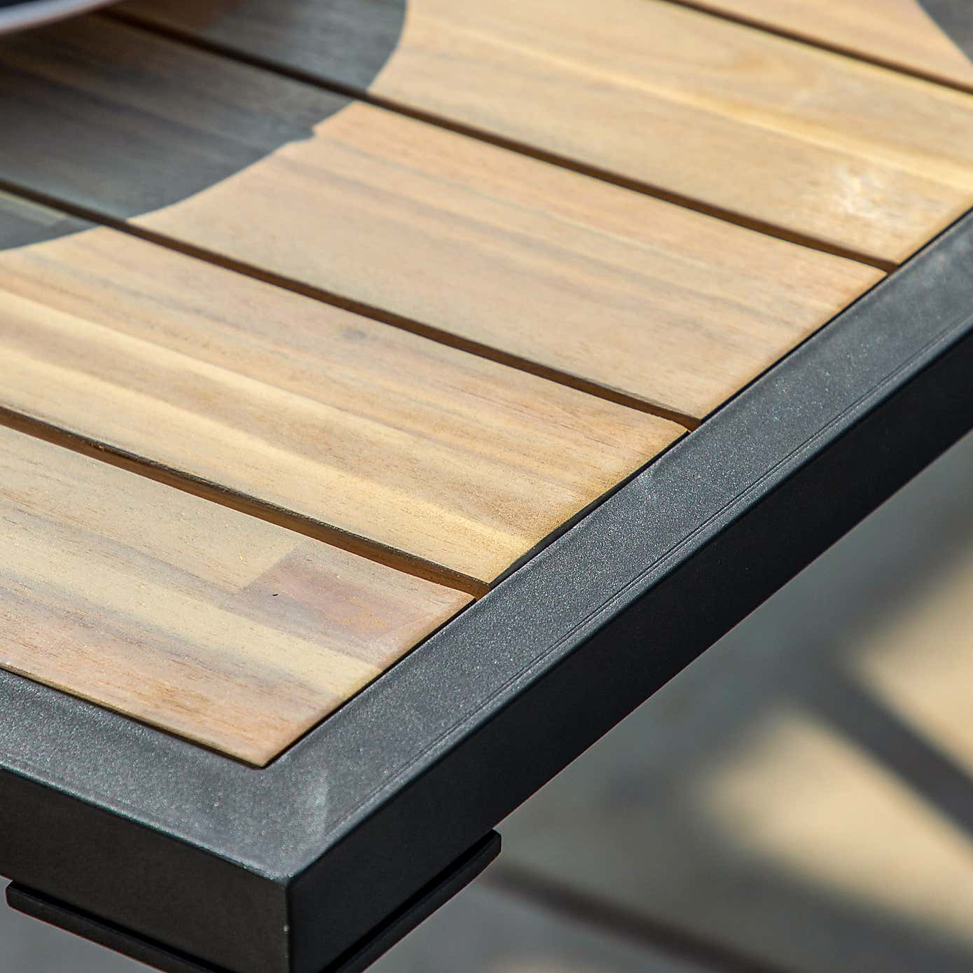 Ottinge Traditional Corner Dining Set