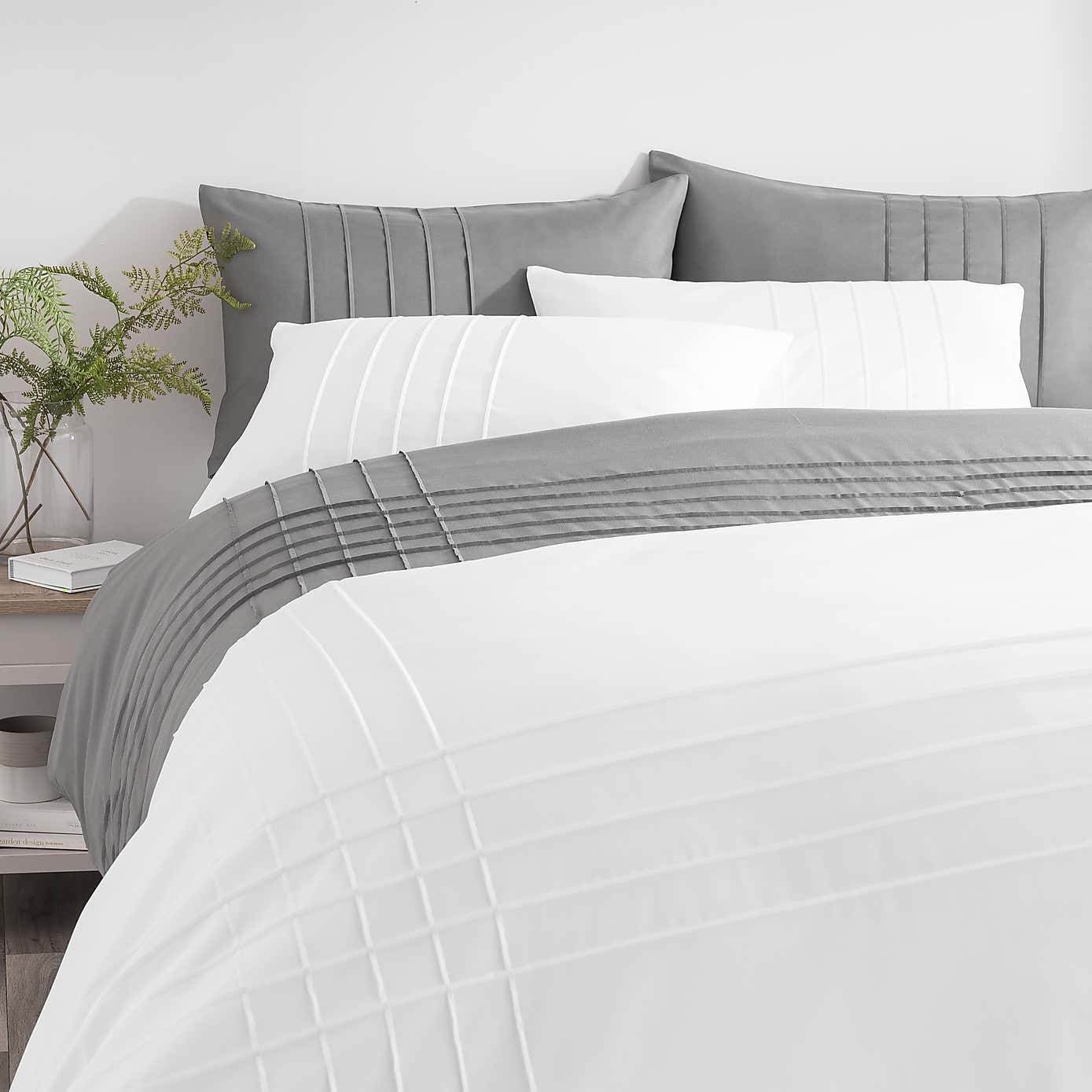Jessa Pintuck Duvet Cover & Pillowcase Set