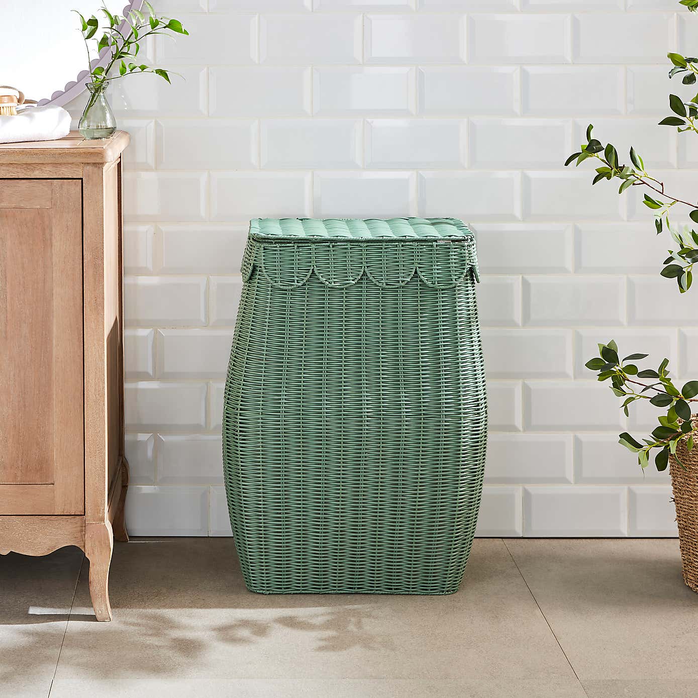 Heart and Soul Scalloped Laundry Basket