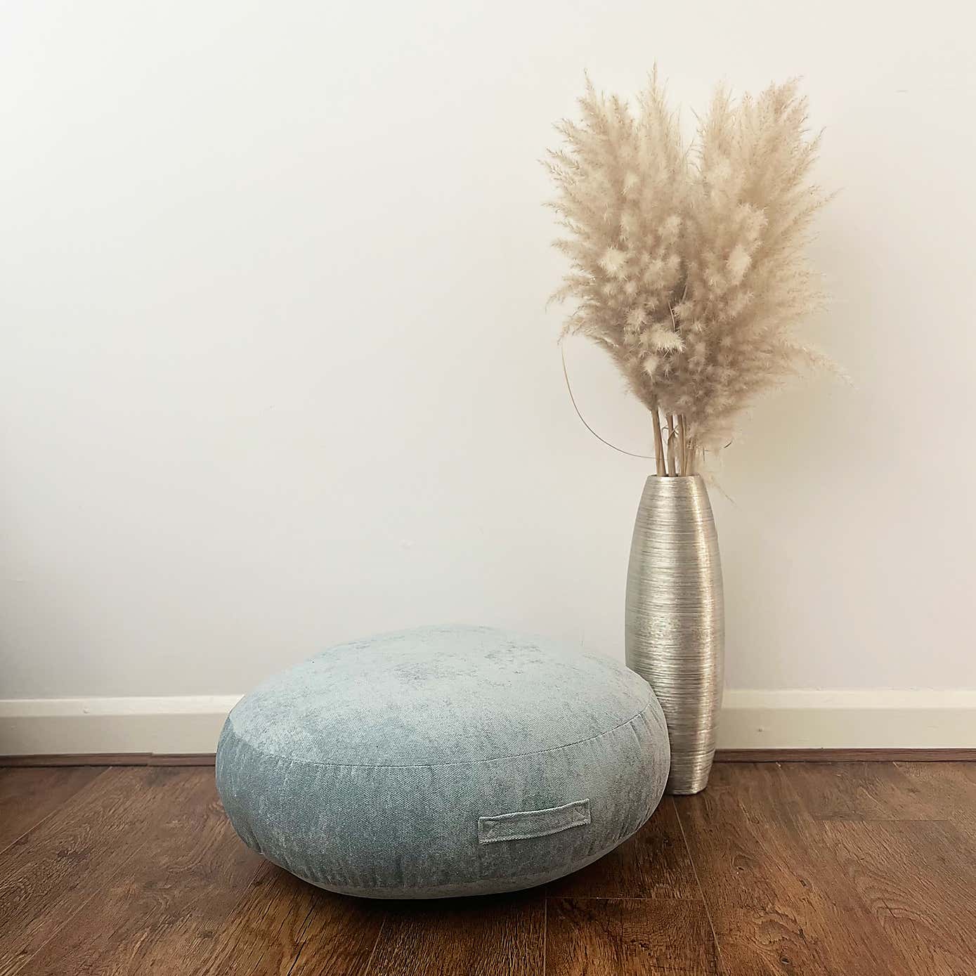 Daro Kensington Round Floor Cushion