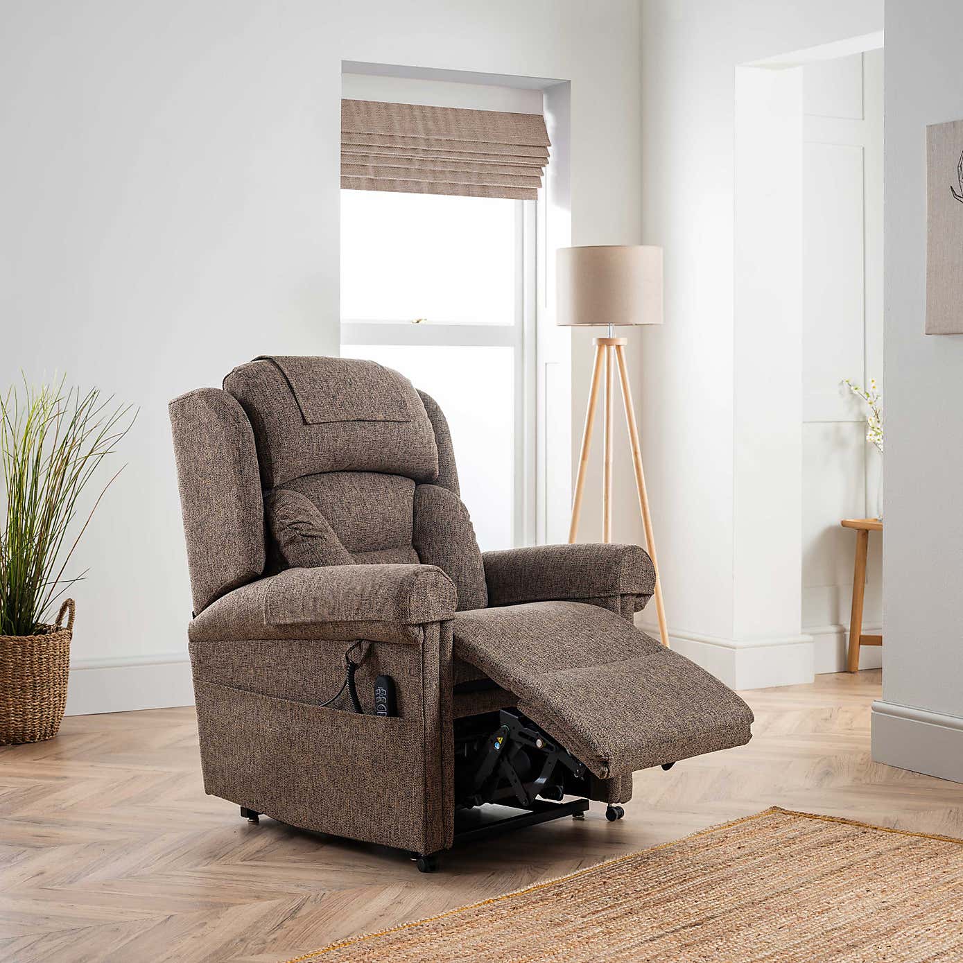 Dorchester Premier Lateral Rise and Recline Chair
