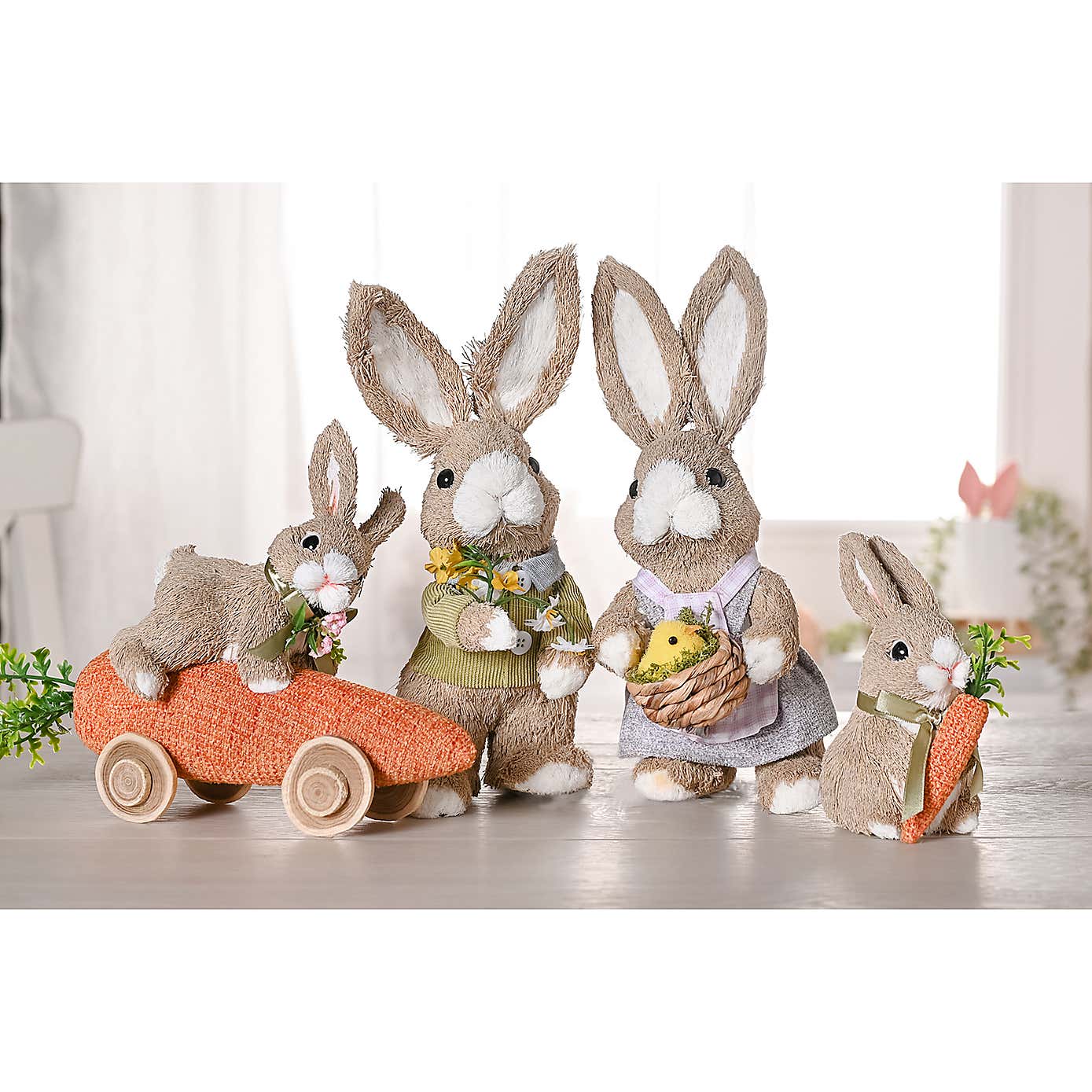 Eggs traordinary Gifting Company Bunny Holding Carrot