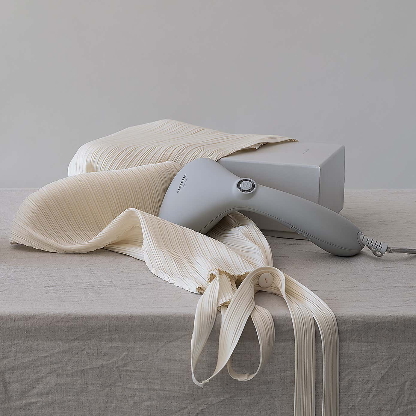 Steamery Cirrus 2 Handheld Steamer