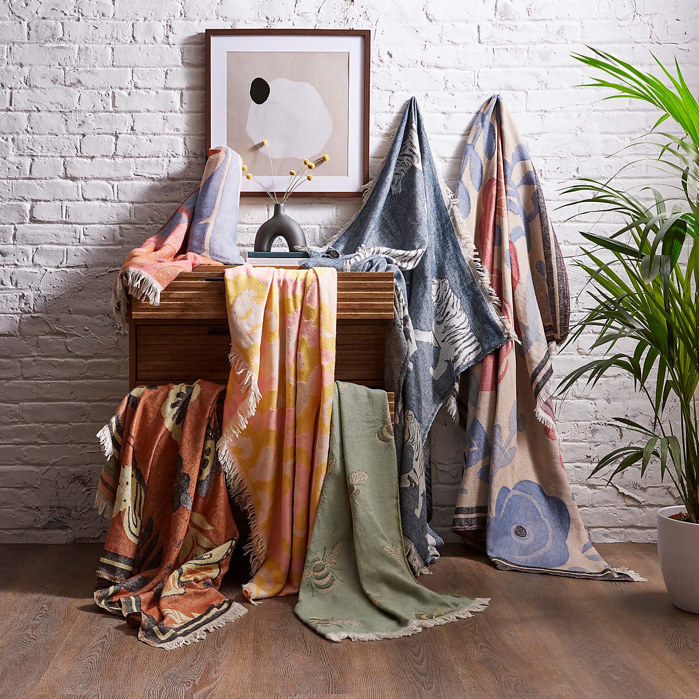 Stylised Floral Jacquard Woven Throw 155x170