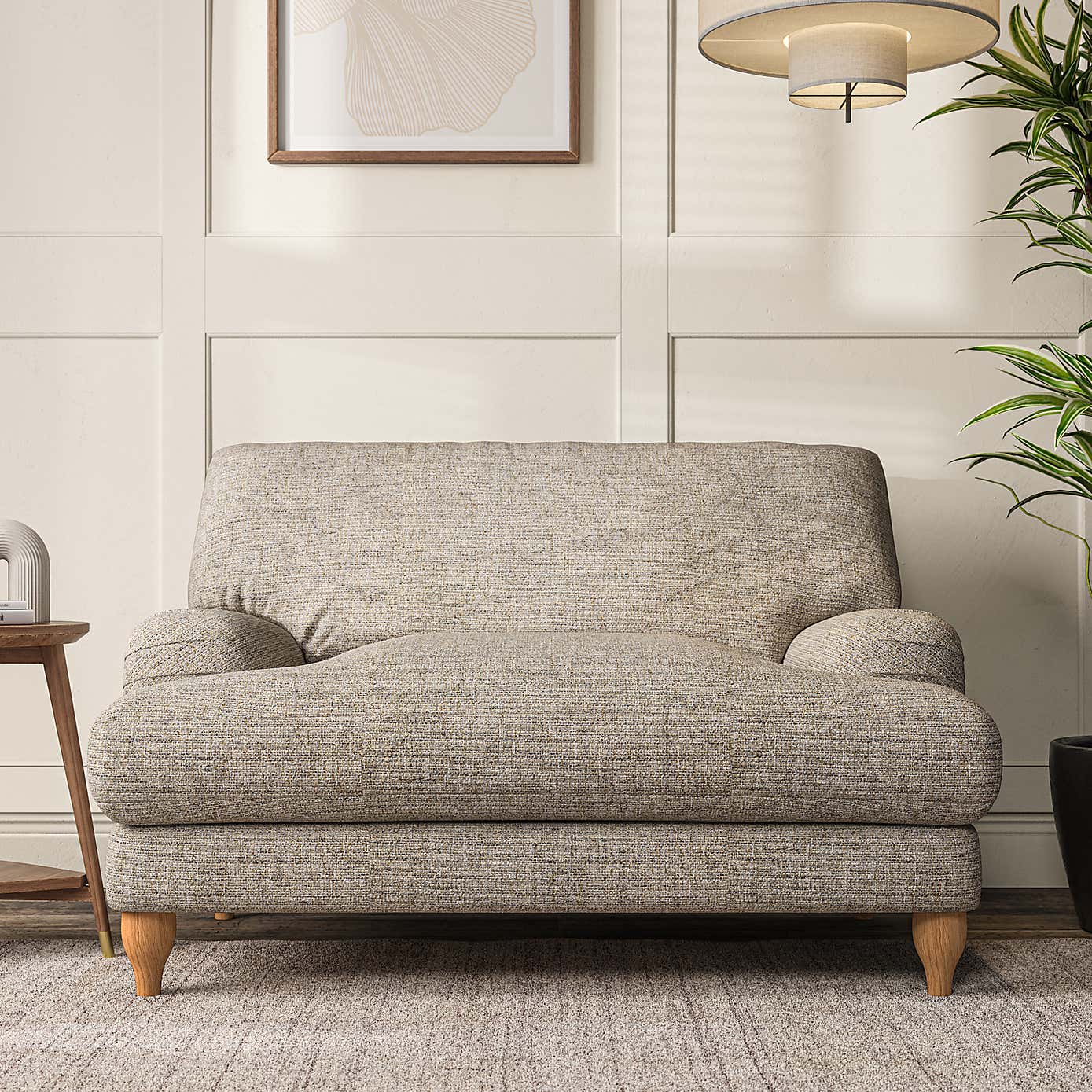 Darwin Snuggle Chair