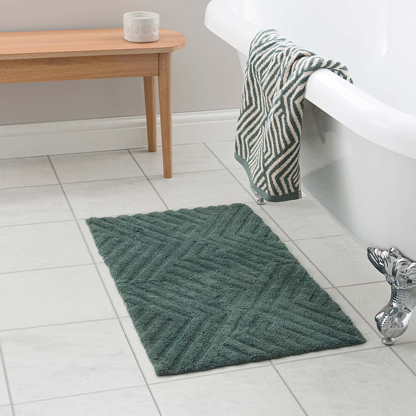 Tufted Geometric Bath Mat
