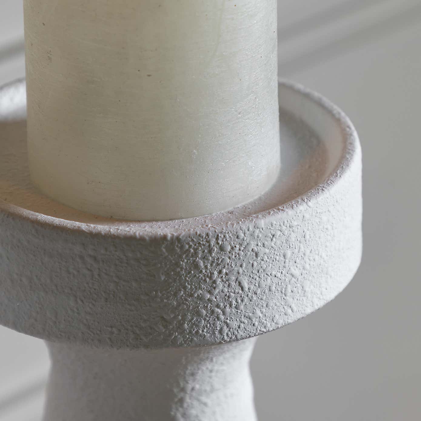 Elio Pillar Candle Holder