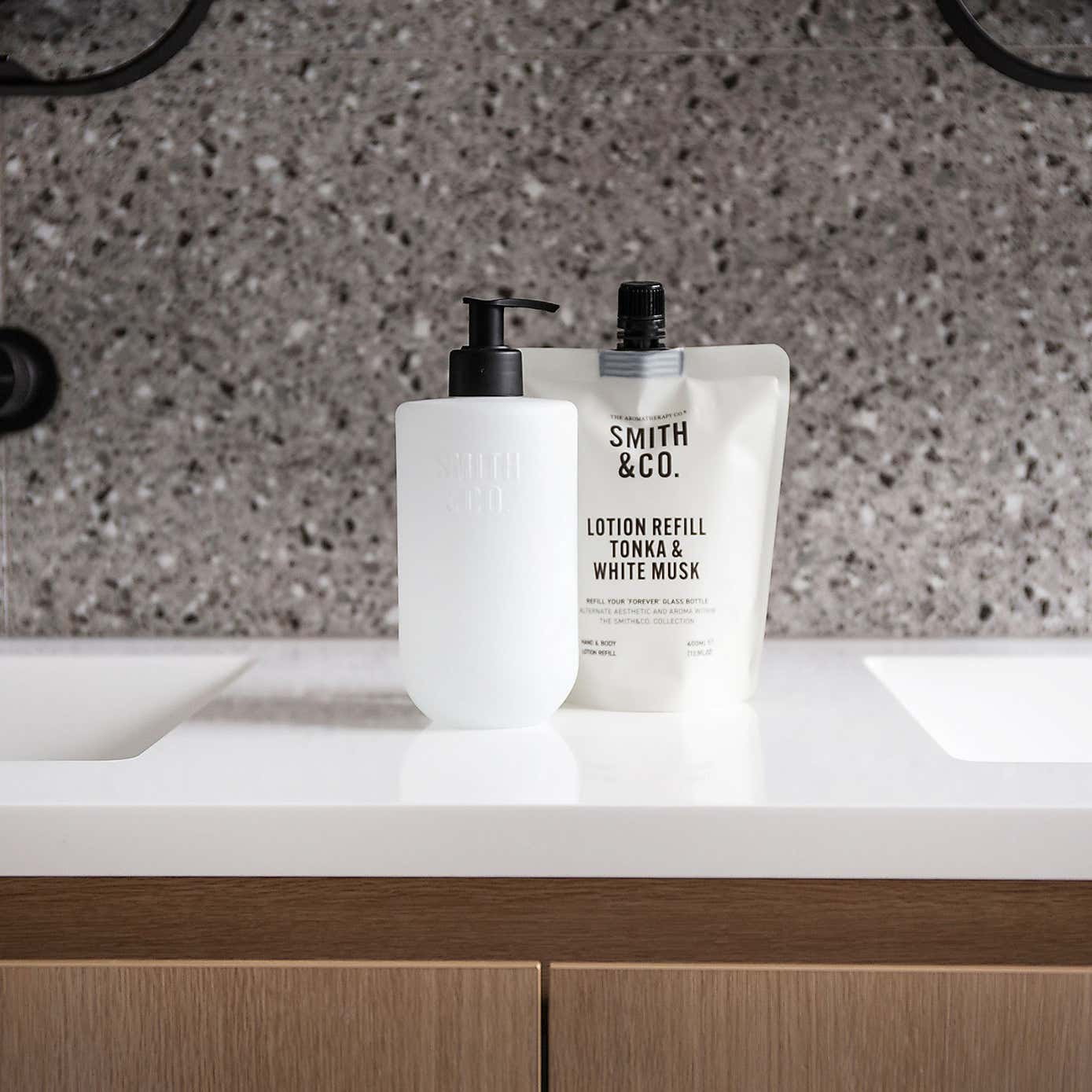 Smith & Co Tonka & White Musk Hand & Body Wash Refill