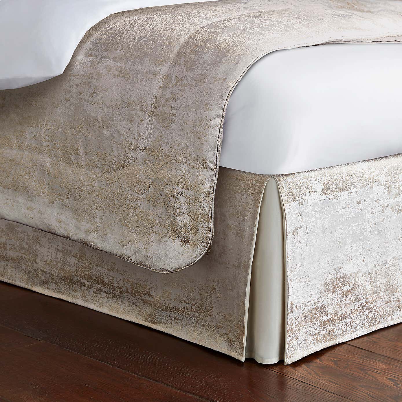 Dorma Corinthia Valance