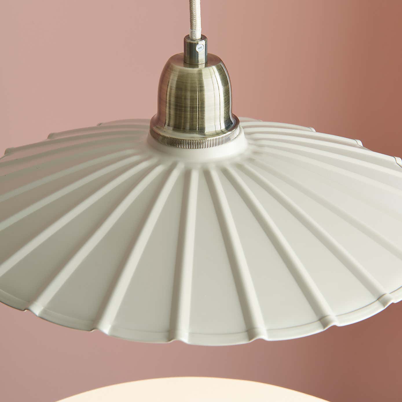 Maya Scallop Adjustable Pendant Light
