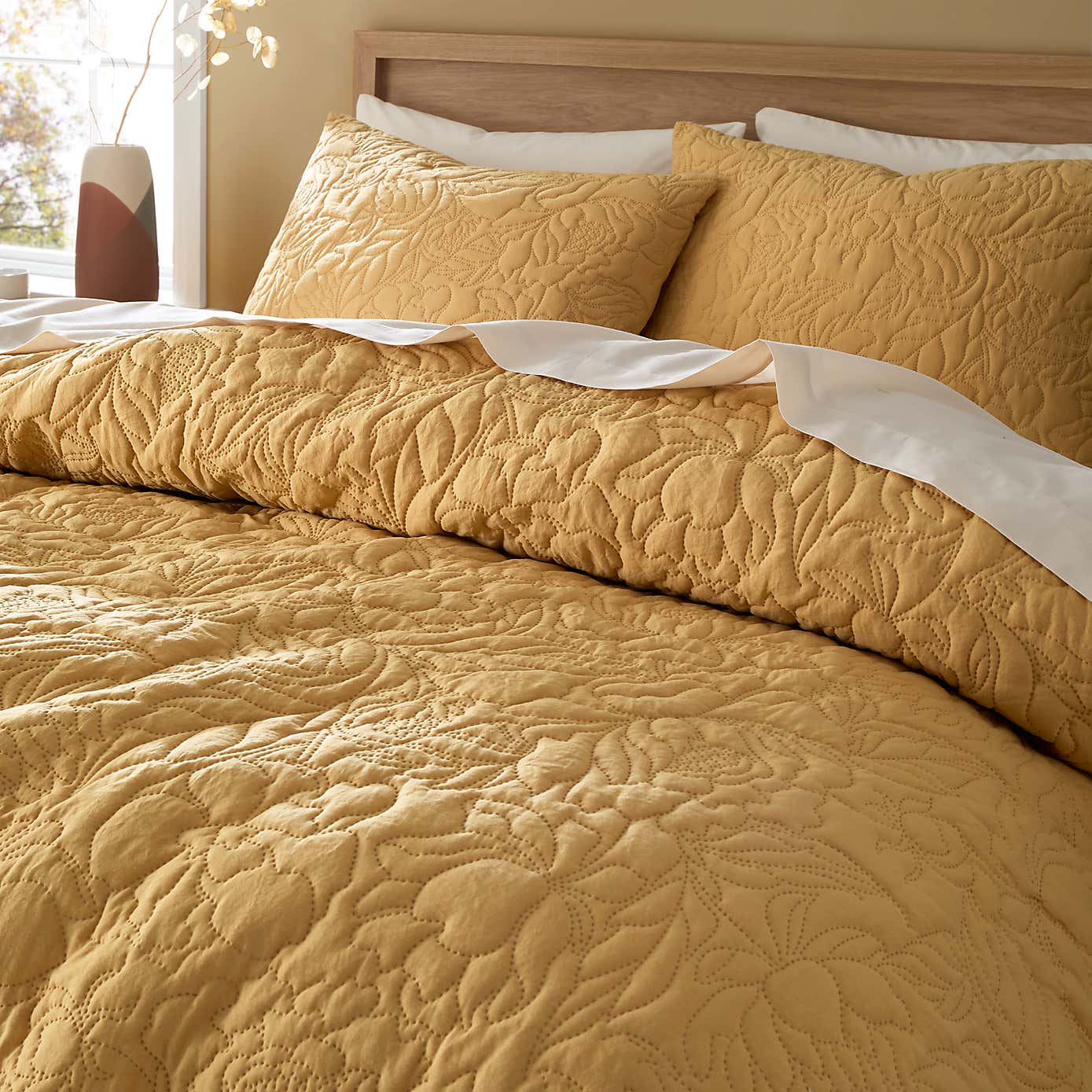 Ada Floral Duvet Cover and Pillowcase Set