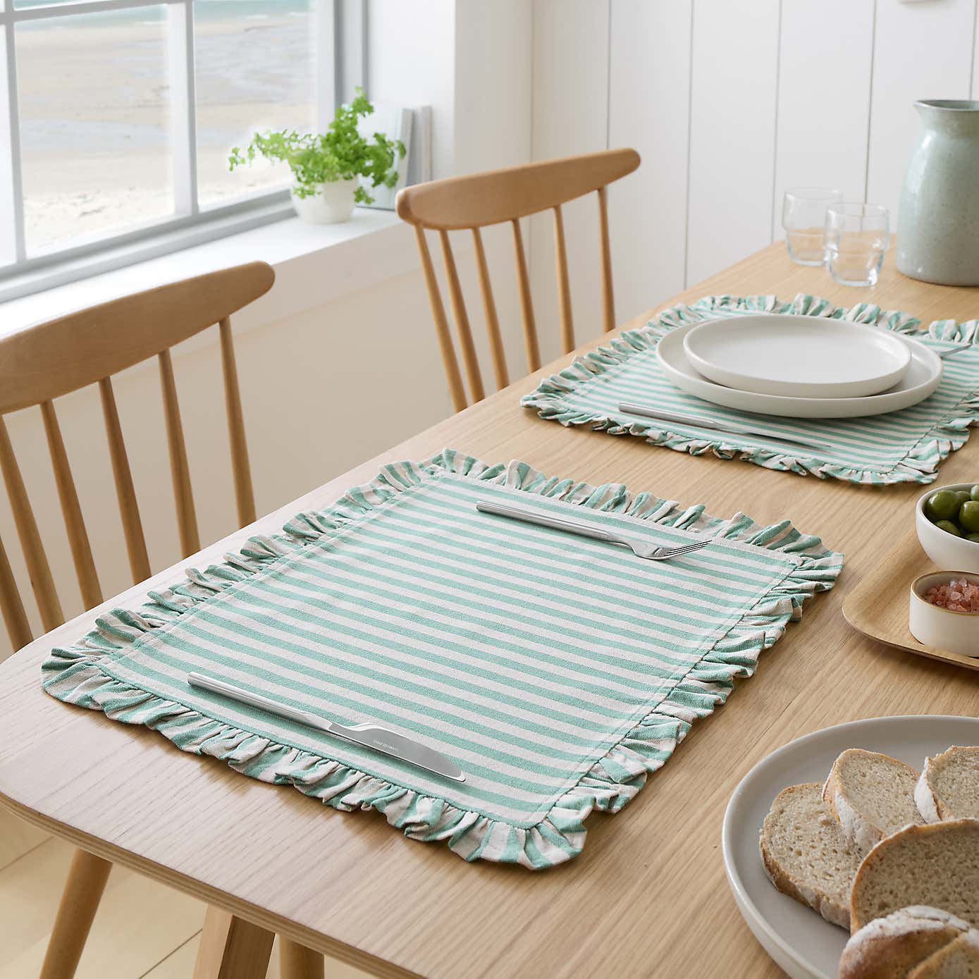 Set of 2 Linford Frill Placemats
