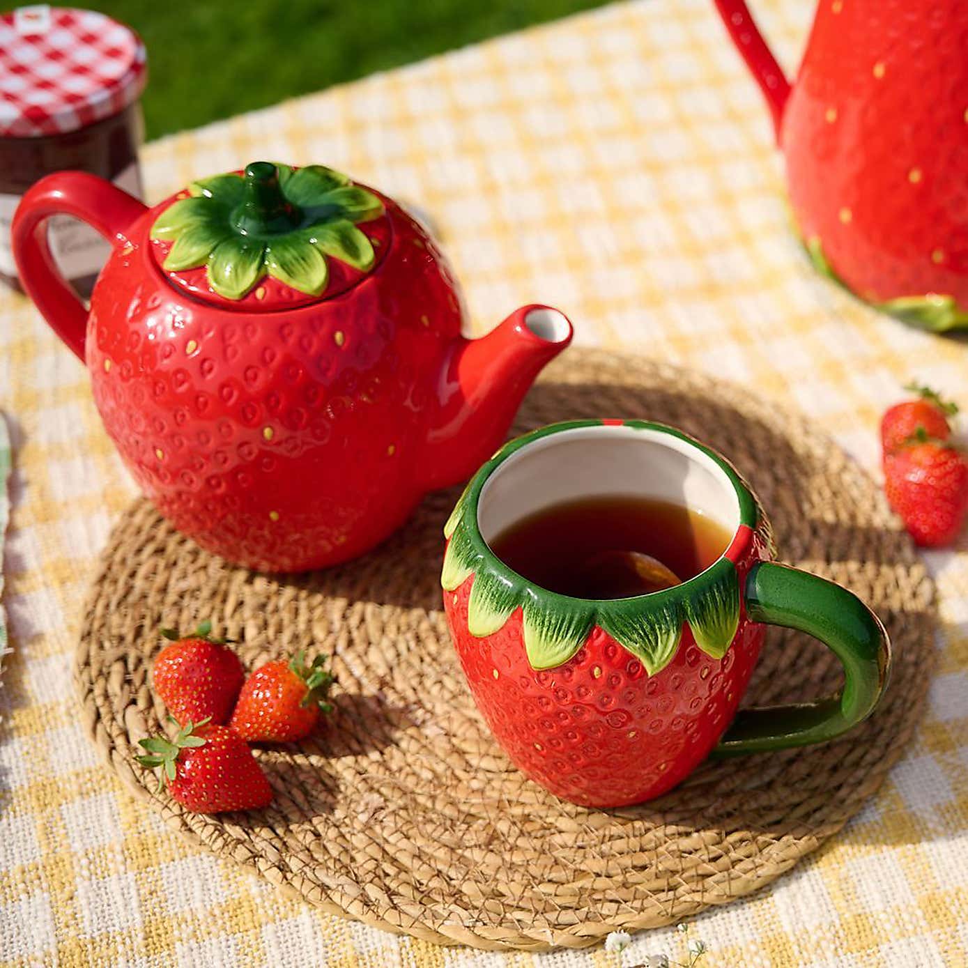 The Cottage Garden Strawberry Mug