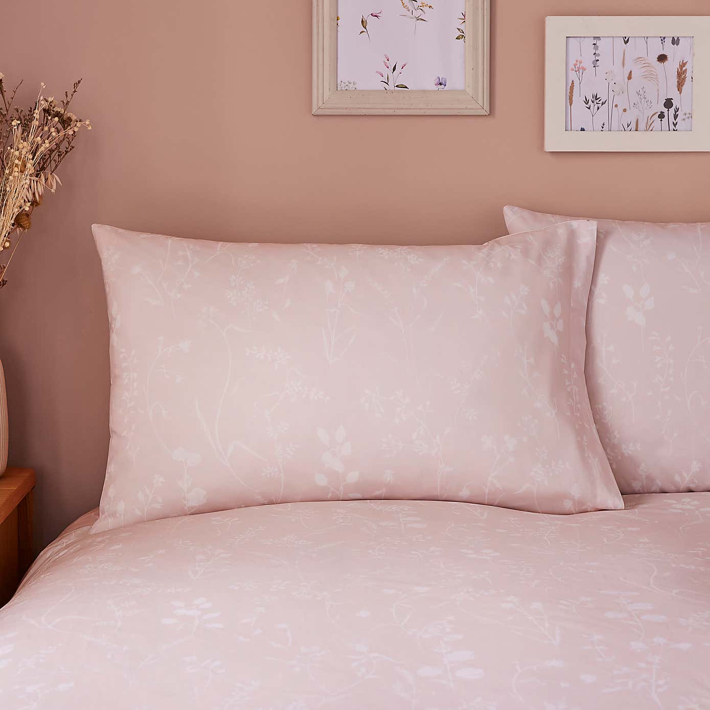 Freya Stem Floral 144 Thread Count Cotton Duvet Cover & Pillowcase Set