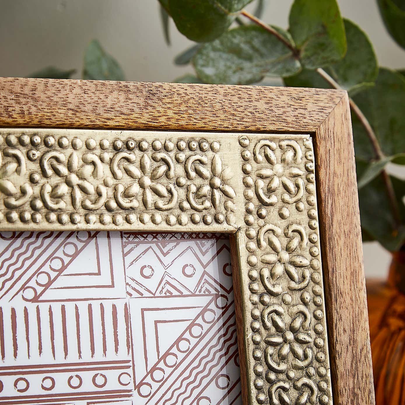 Detailed Gold Metal Wooden Edge Photo Frame