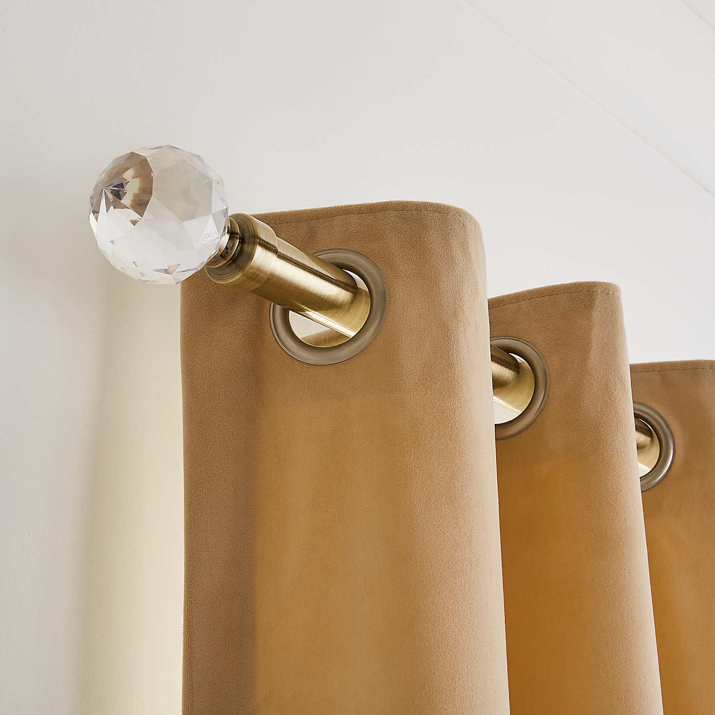 Faceted Ball Extendable Metal Eyelet Curtain Pole