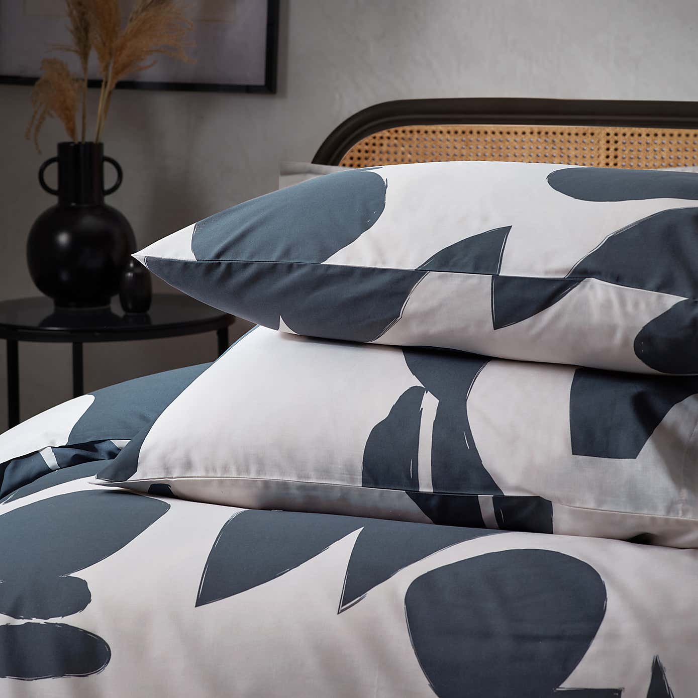 HÖEM Meta Cotton Rich Duvet Cover & Pillowcase Set