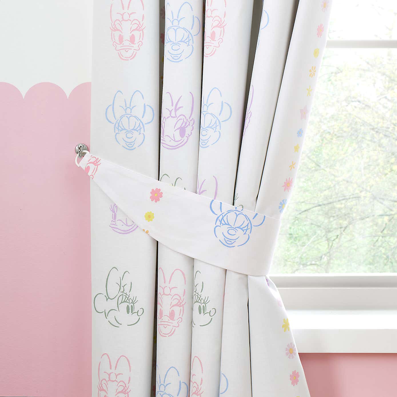 Disney Minnie Mouse & Daisy Duck Blackout Eyelet Curtains