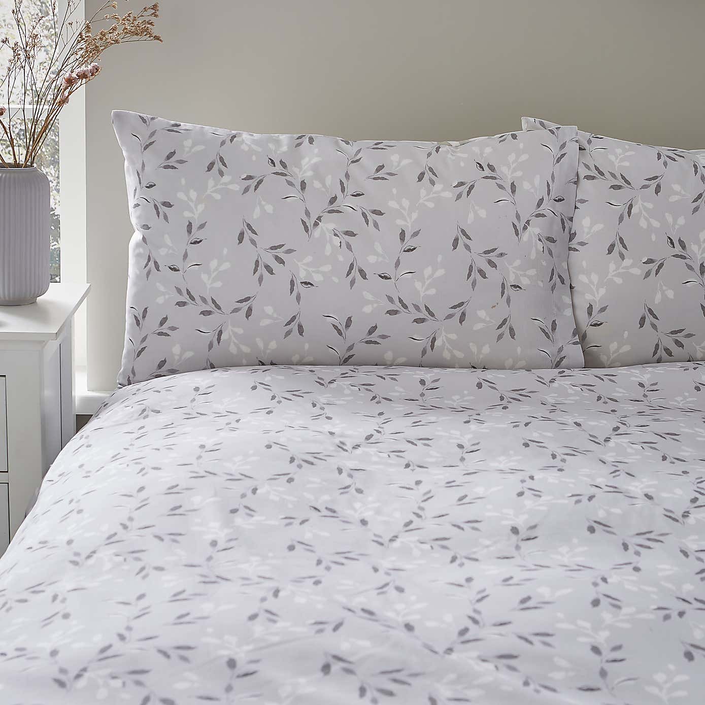 Moonlight Floral 144 Thread Count Reversible Duvet Cover & Pillowcase Set