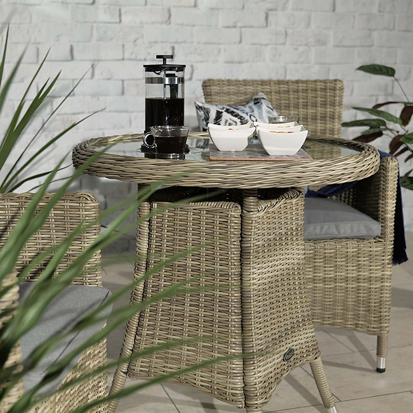Wentworth 2 Seater Round Carver Bistro Set
