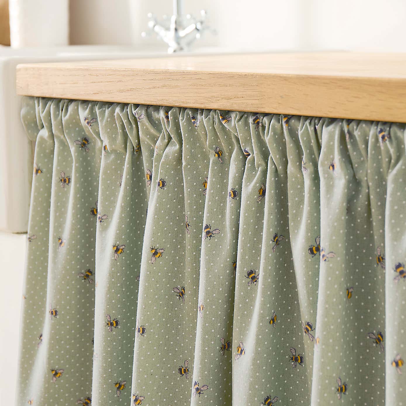 Bees Undercounter Unlined Slot Top Single Curtain