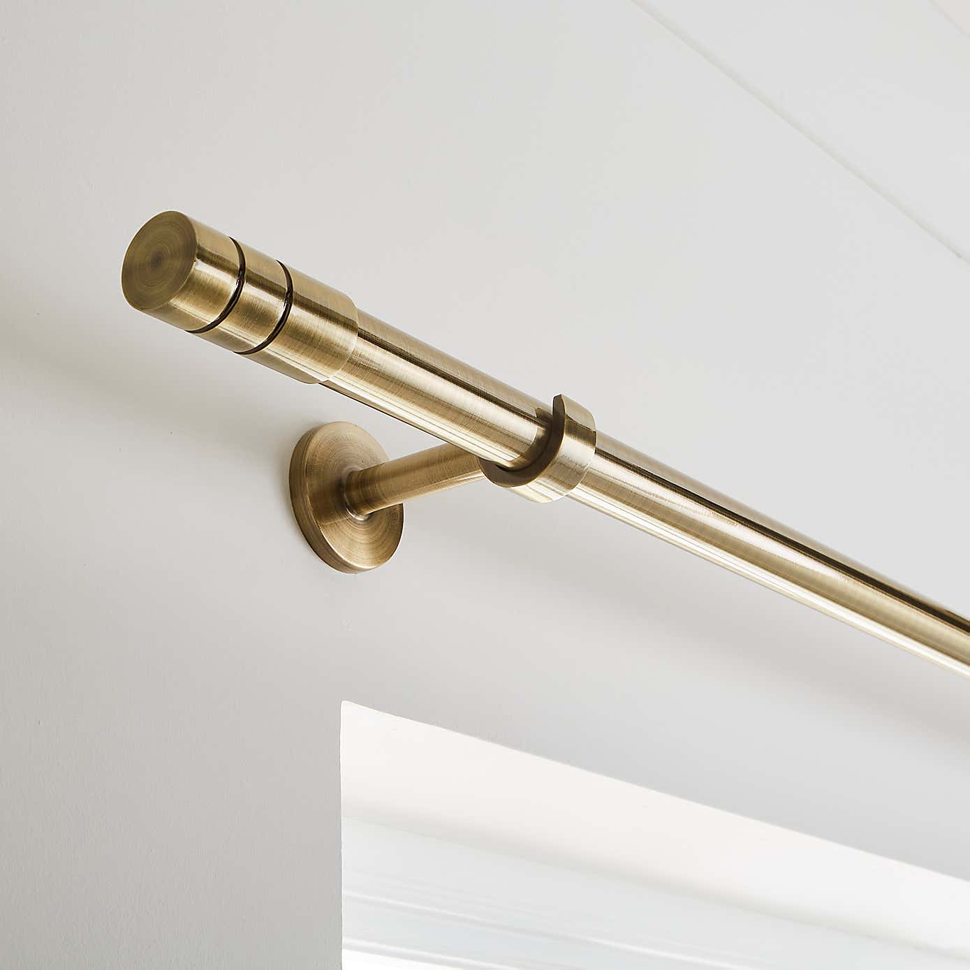 Cylinder Extendable Metal Eyelet Curtain Pole