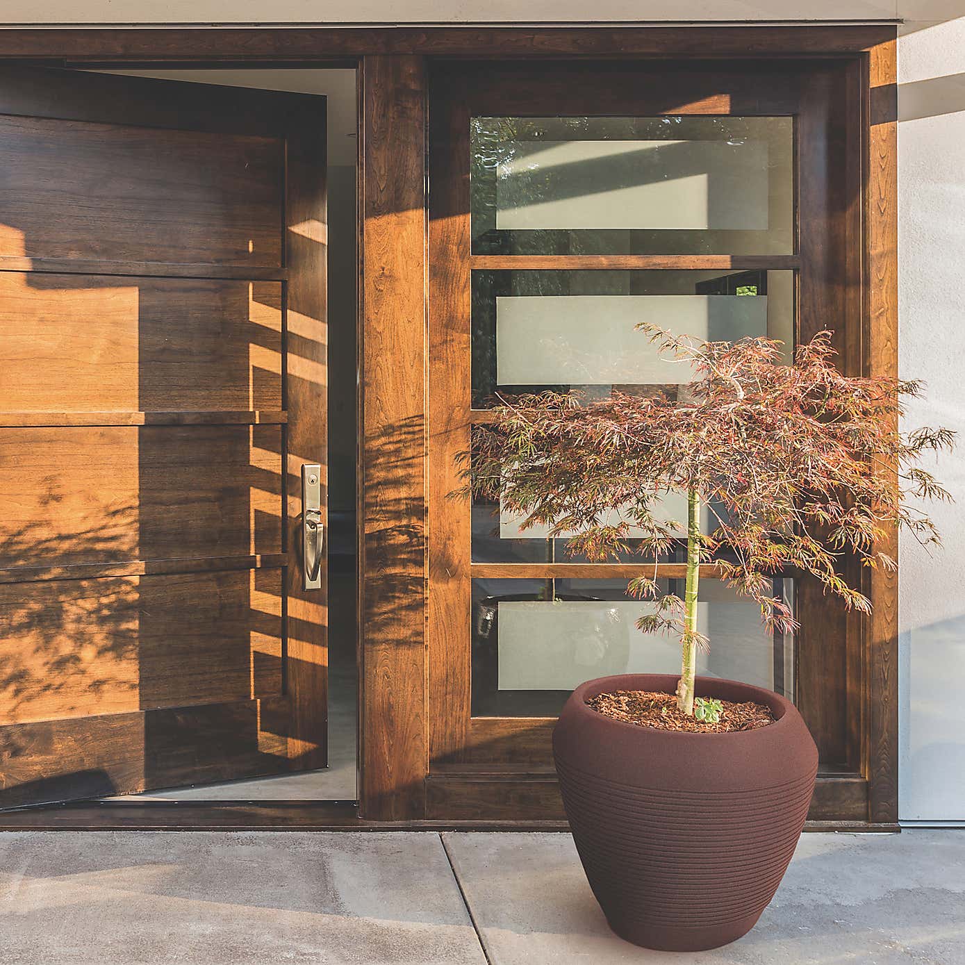 Egipcio Ribbed Plant Pot