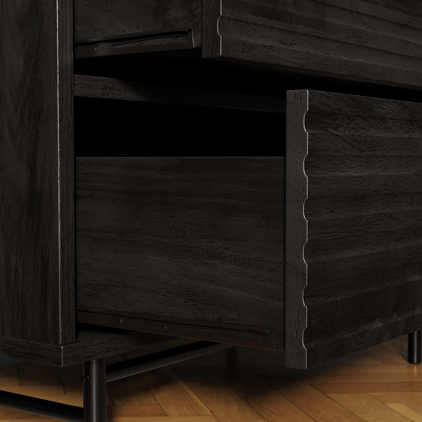 Bryant 4 Drawer Chest