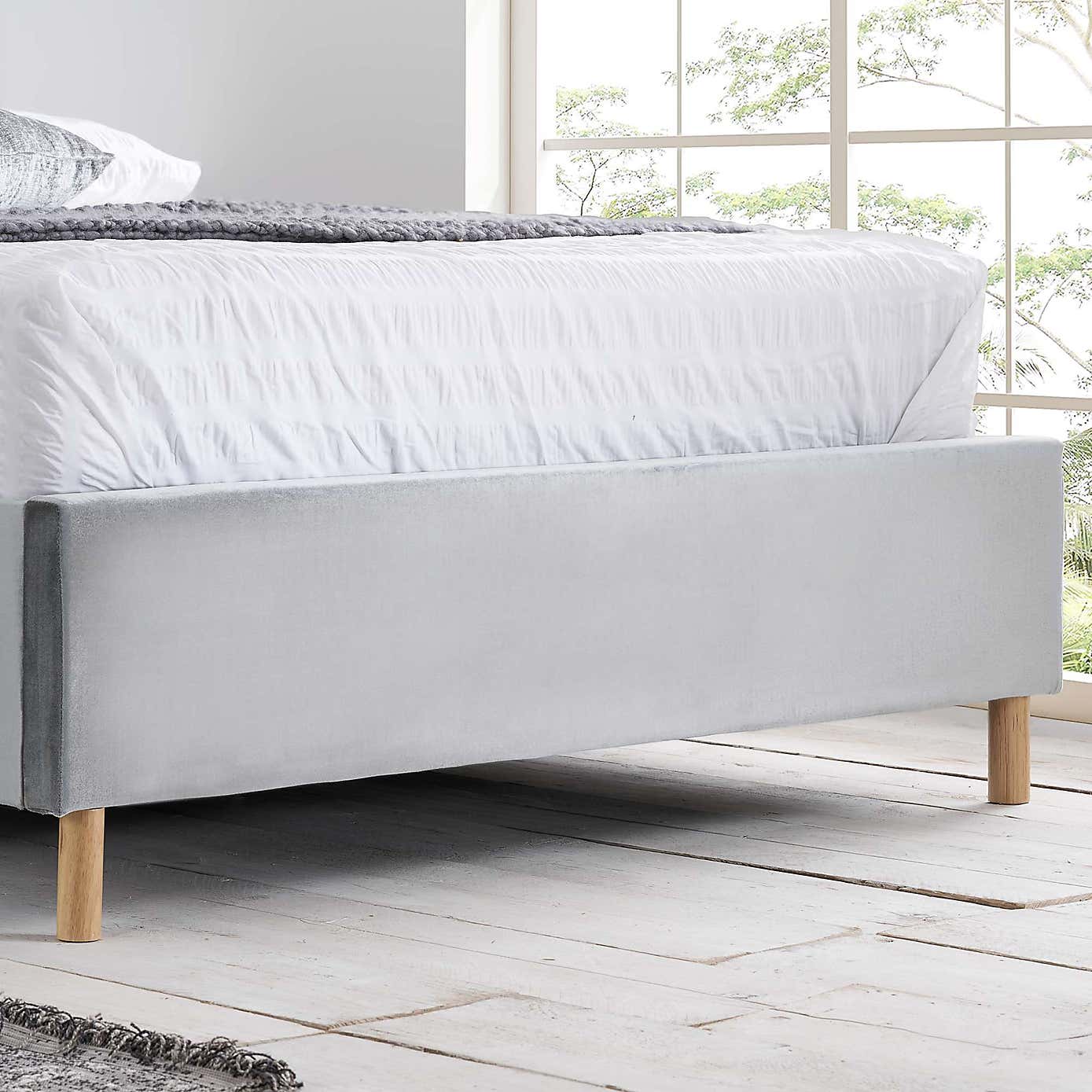 Loxley Velvet Bed