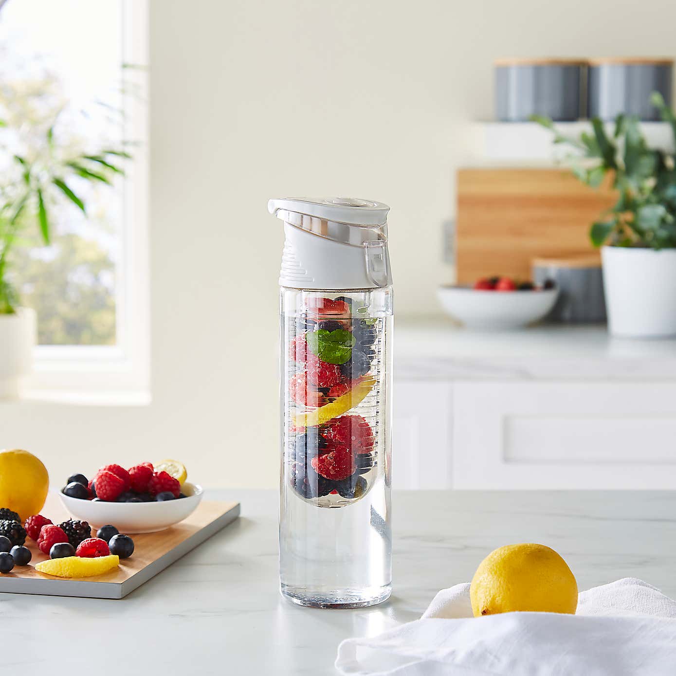 700ml Infuser Bottle, Grey