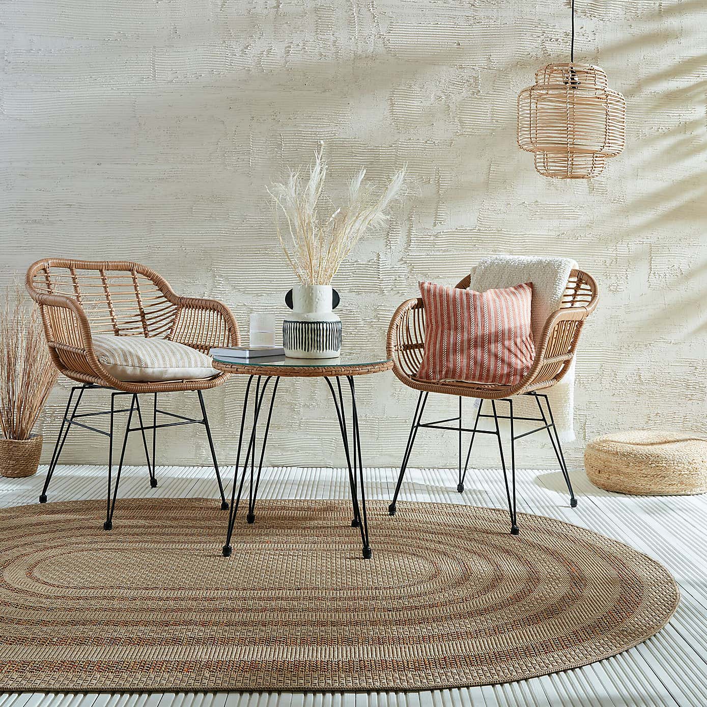 Stripe Border Indoor Outdoor Oval Rug