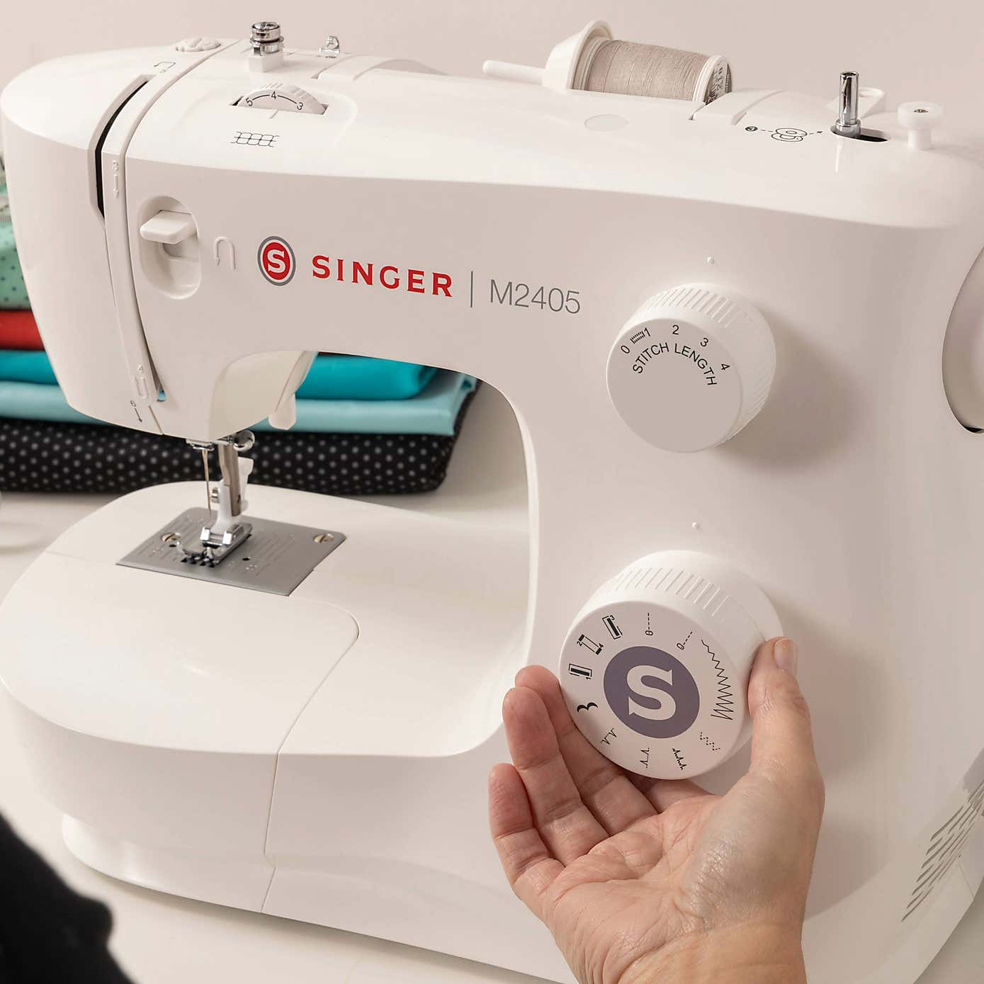 Singer M2405 Sewing Machine